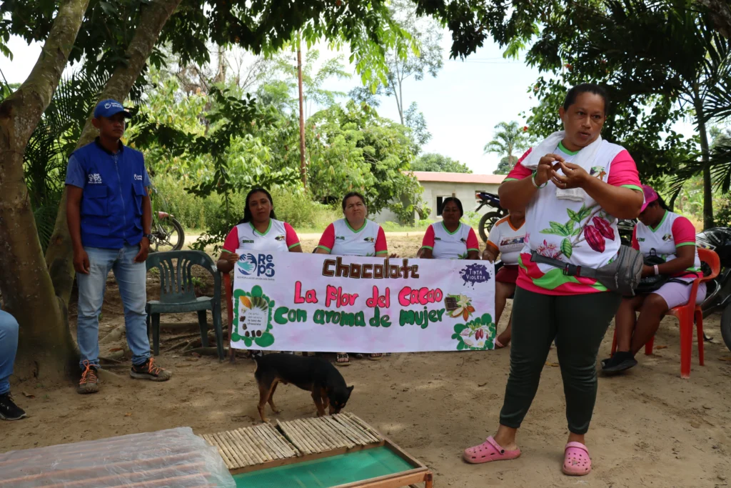 Mujeres cabeza de hogar se asocian para producir Cacao en Apure - Venezuela.